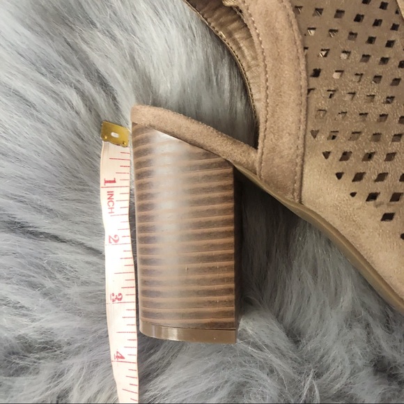 Tan open toe, block heel bootie - Picture 4 of 4